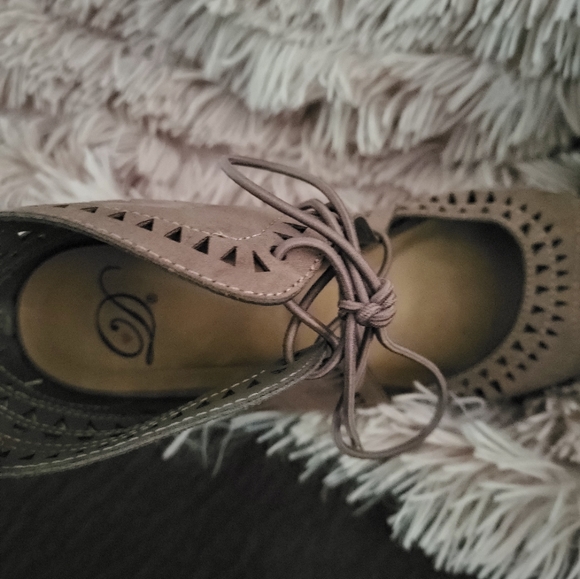 D Brand Laceup Chunky heels - Picture 6 of 7